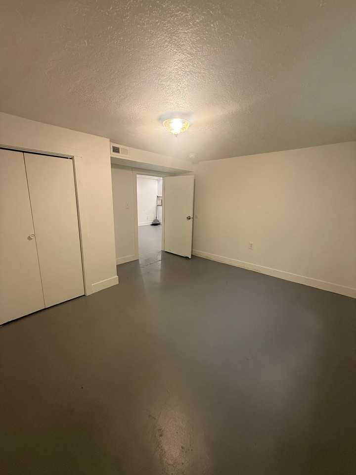 3157 S Elmer St #B - Photo 6 of 15