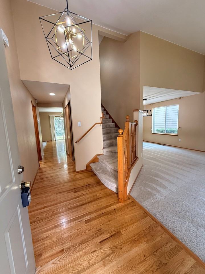 1042 Duvall Pl Ne - Photo 2 of 20