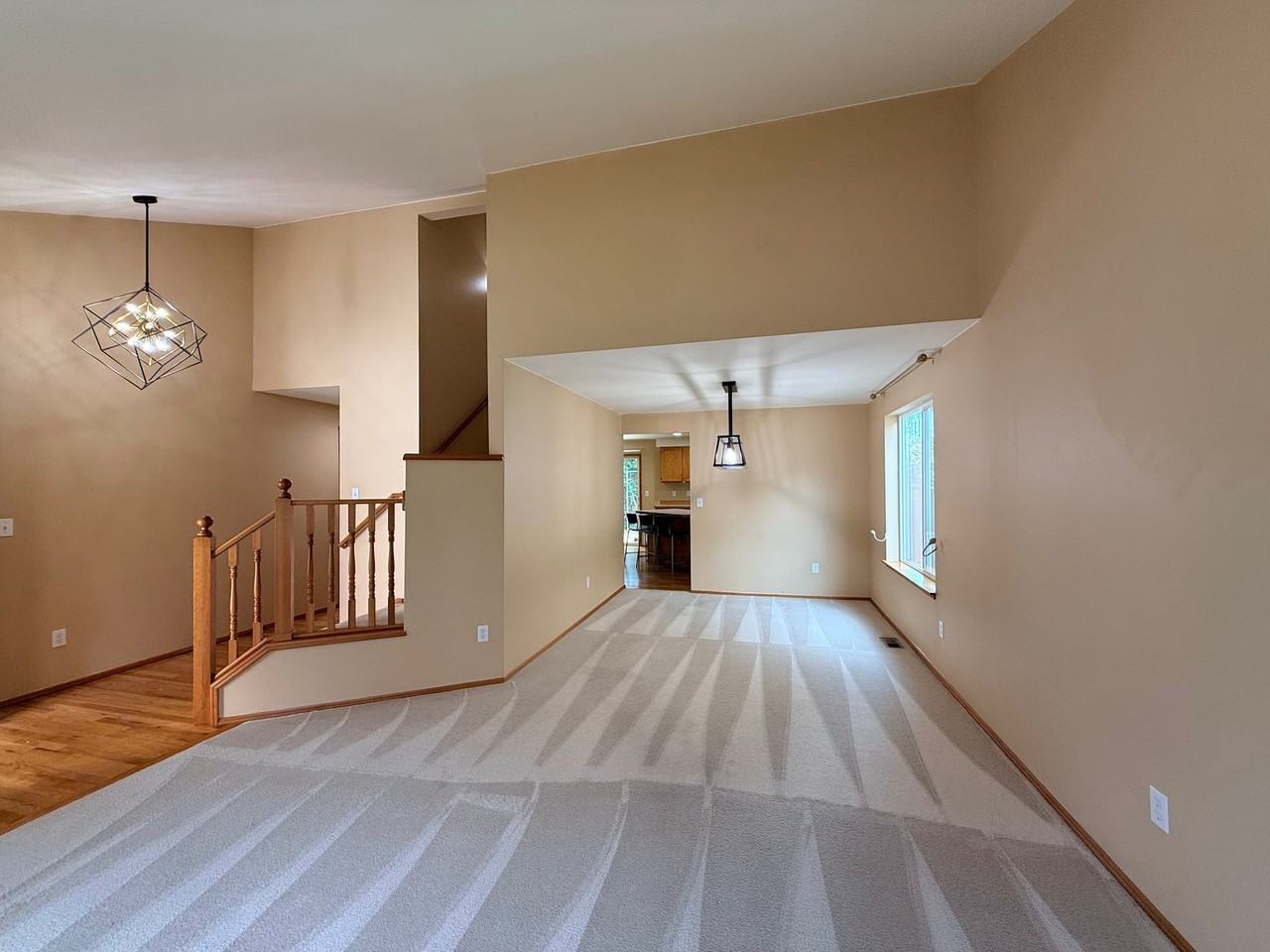 1042 Duvall Pl Ne - Photo 5 of 20
