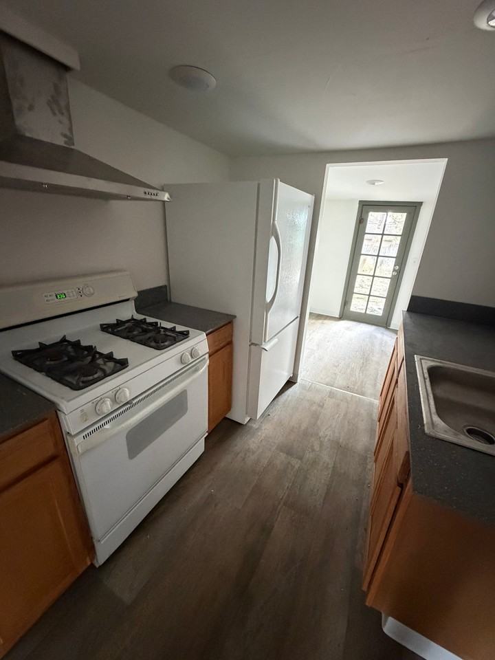 3317 W Kiernan Ave - Photo 4 of 5