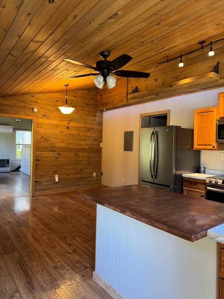 194 Swamp Rd - Photo 6 of 26