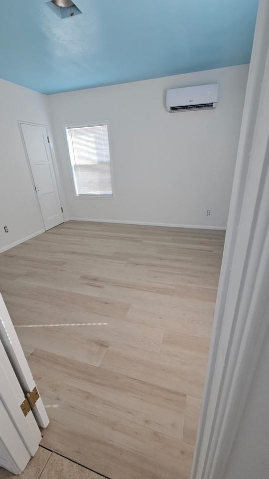 547 W Olive Ave - Photo 4 of 7