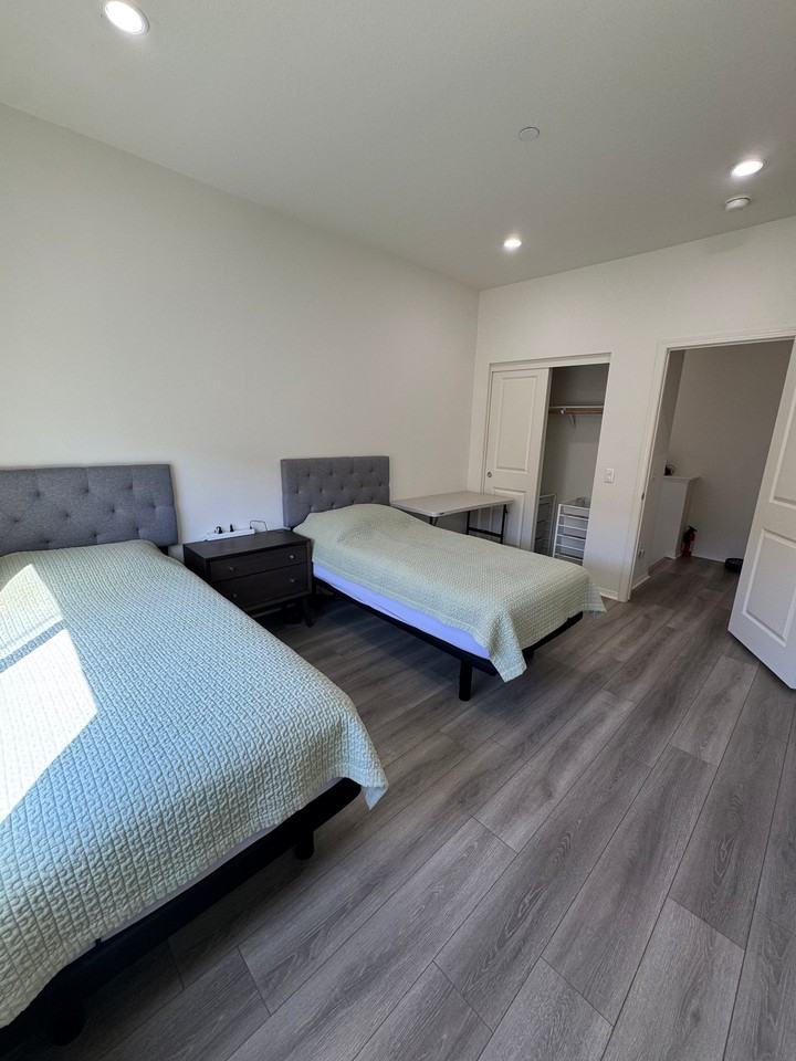5433 Ocean #104 - Photo 3 of 36