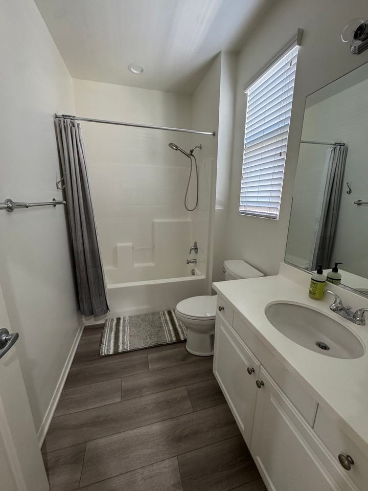 5433 Ocean #104 - Photo 6 of 36