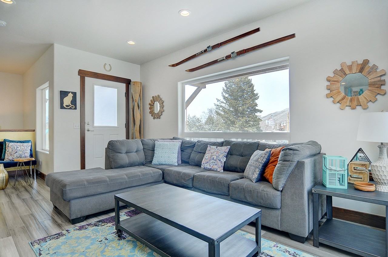 405 Wood Ave #1 - Photo 5 of 20