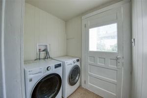 featured image of 204 Clarksville St
