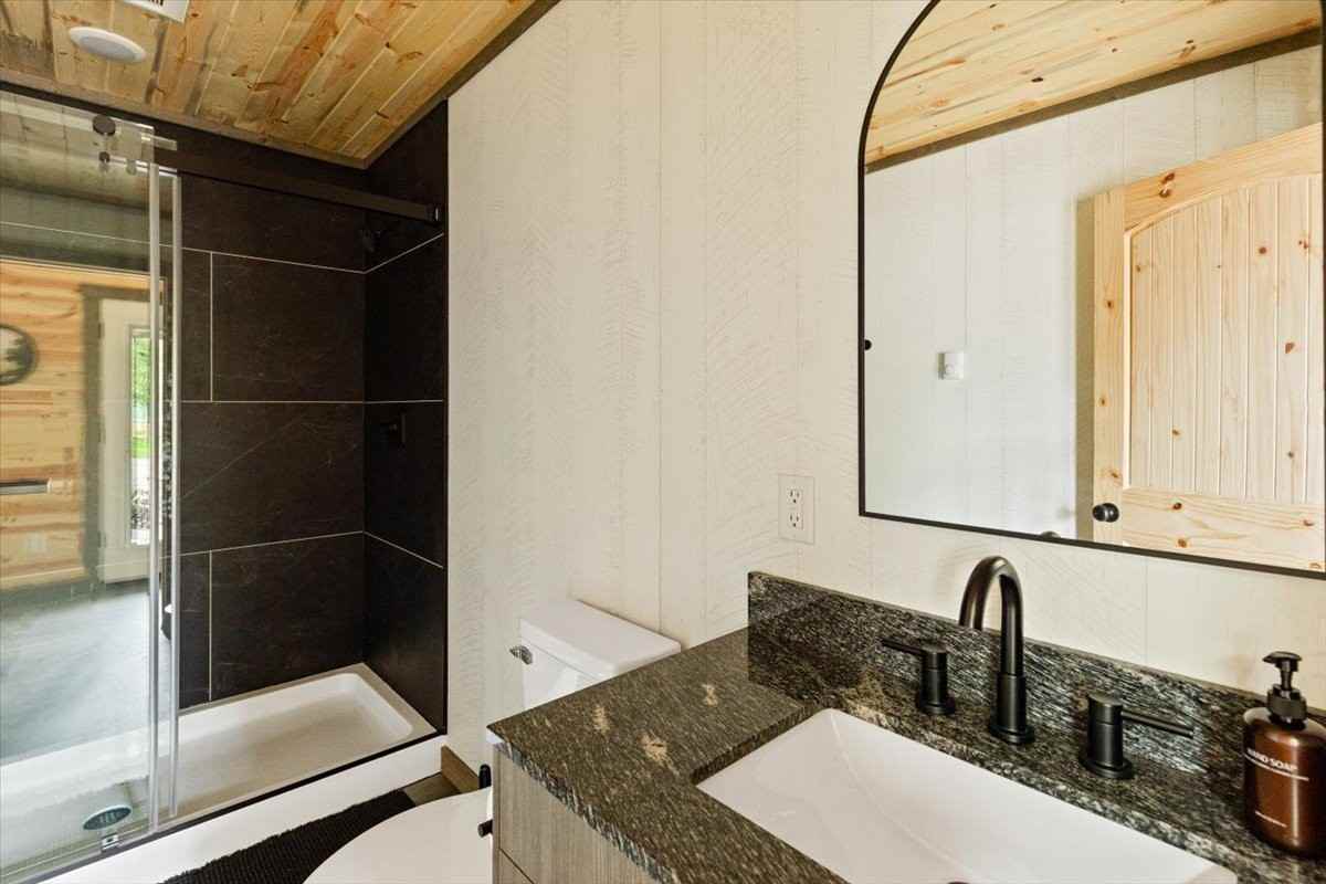 720 2nd Ave W - Photo 5 of 12