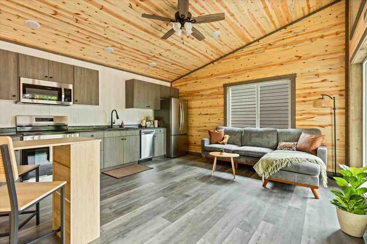 720 2nd Ave W - Photo 7 of 12
