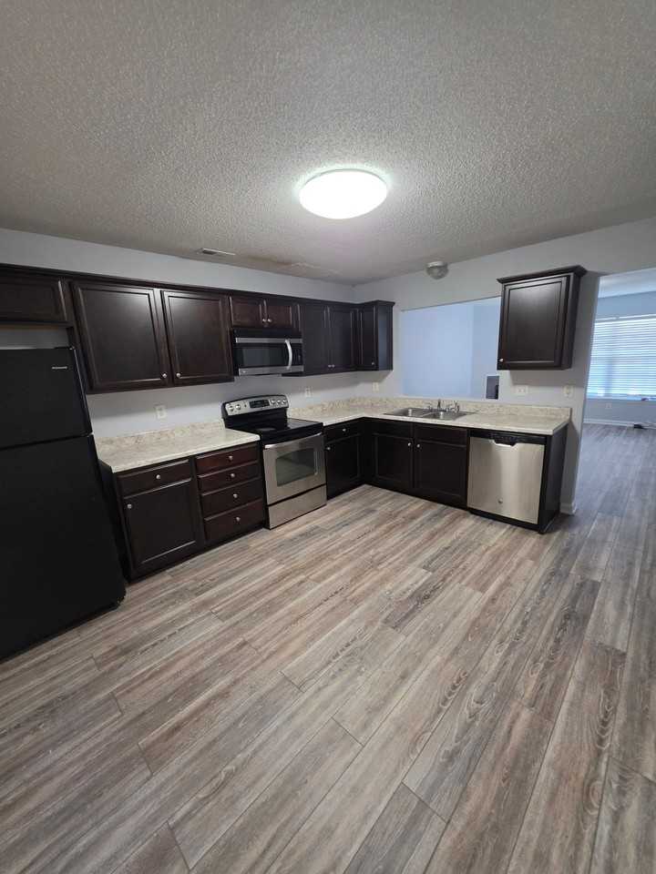 2093 Brandymill Ln - Photo 2 of 14