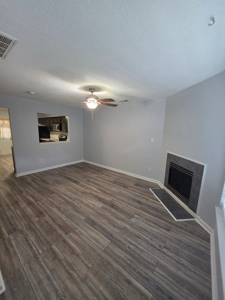 2093 Brandymill Ln - Photo 4 of 14
