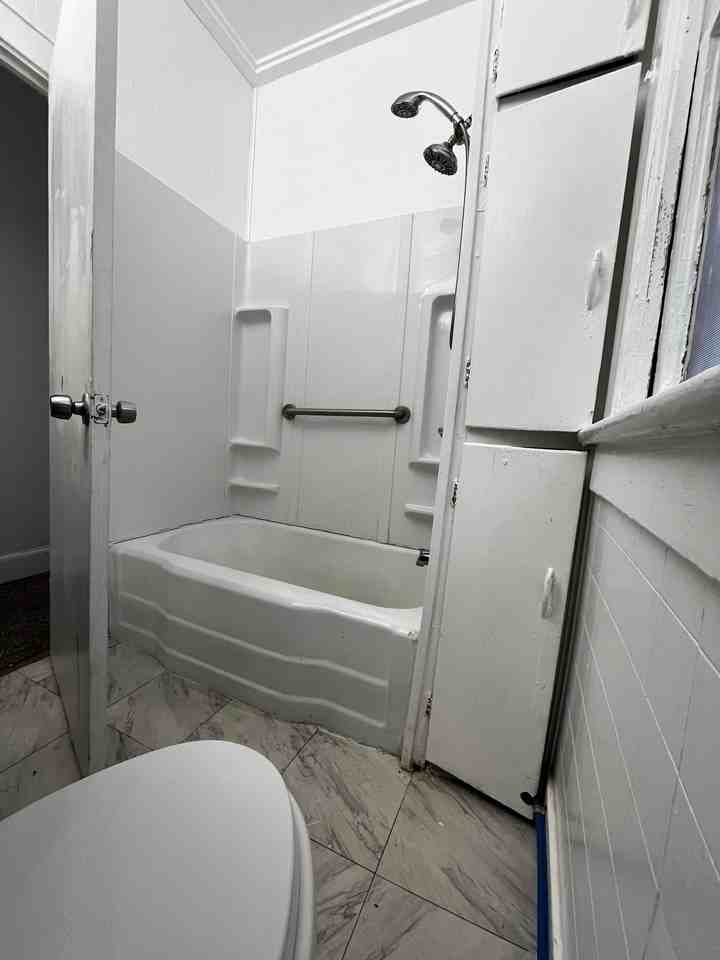 547 E 108th St - Photo 7 of 8