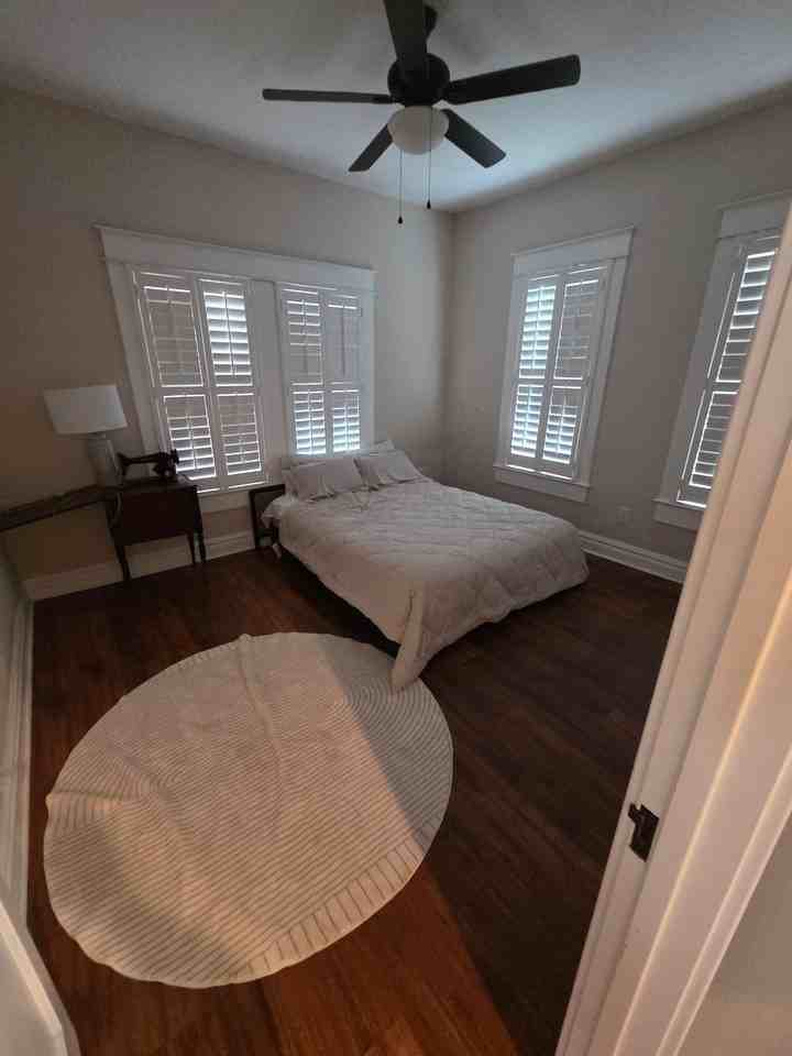 4203 N Seminole Ave #1 - Photo 2 of 6