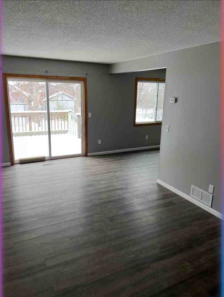 8422 Brunswick Ct N - Photo 3 of 14