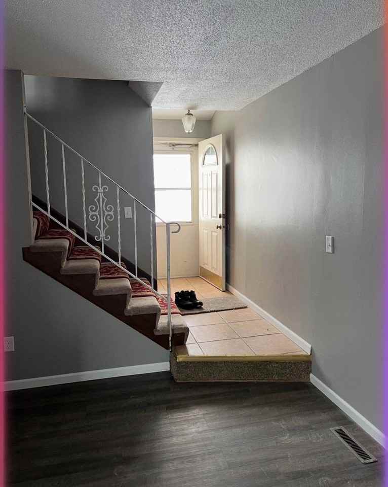 8422 Brunswick Ct N - Photo 4 of 14