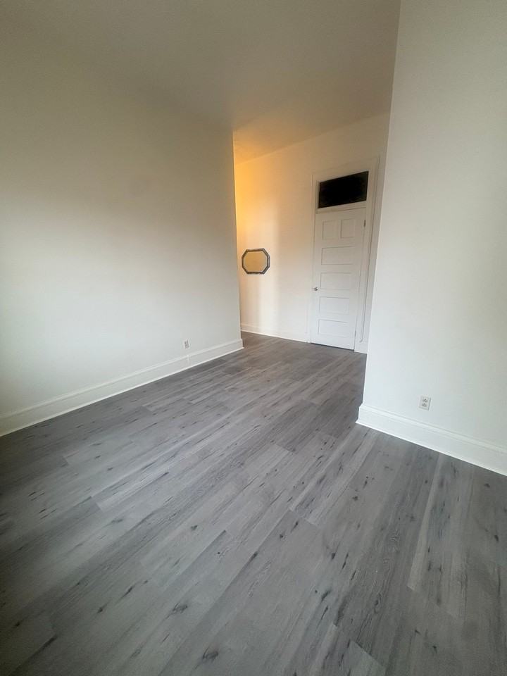 79 4th St #4 - Photo 4 of 17