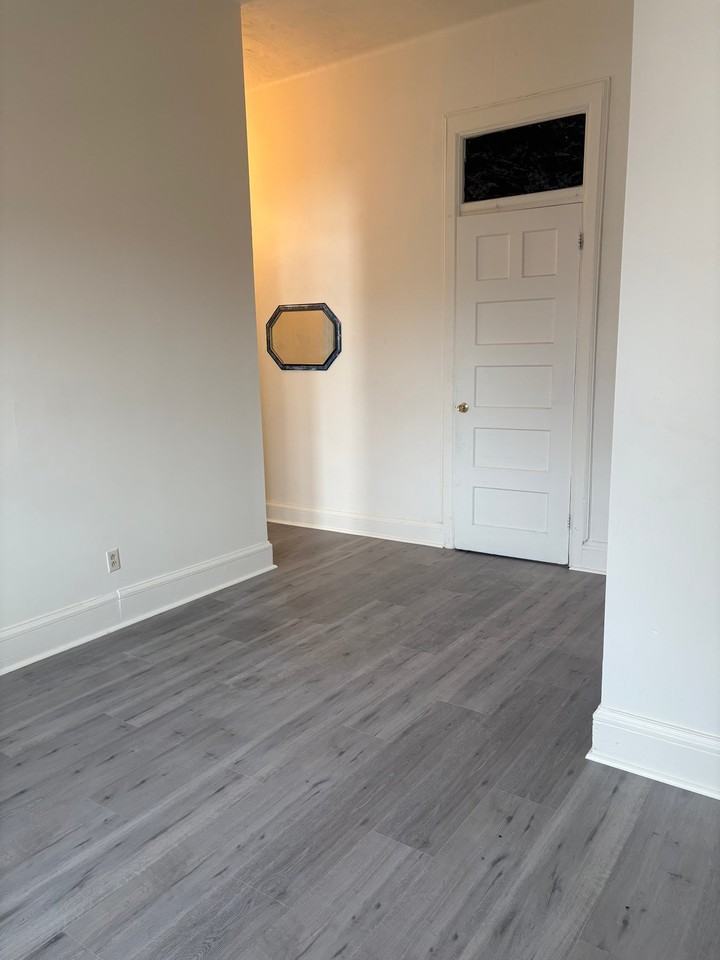 79 4th St #4 - Photo 5 of 17