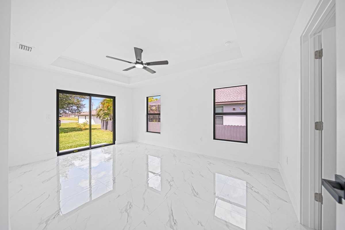 1510 Ne 13th Pl - Photo 7 of 20
