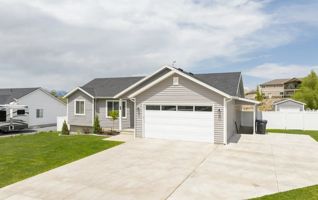 featured image of 575 E Canyon Rim Rd #BS