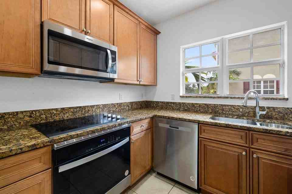 601 S Federal Hwy - Photo 6 of 8