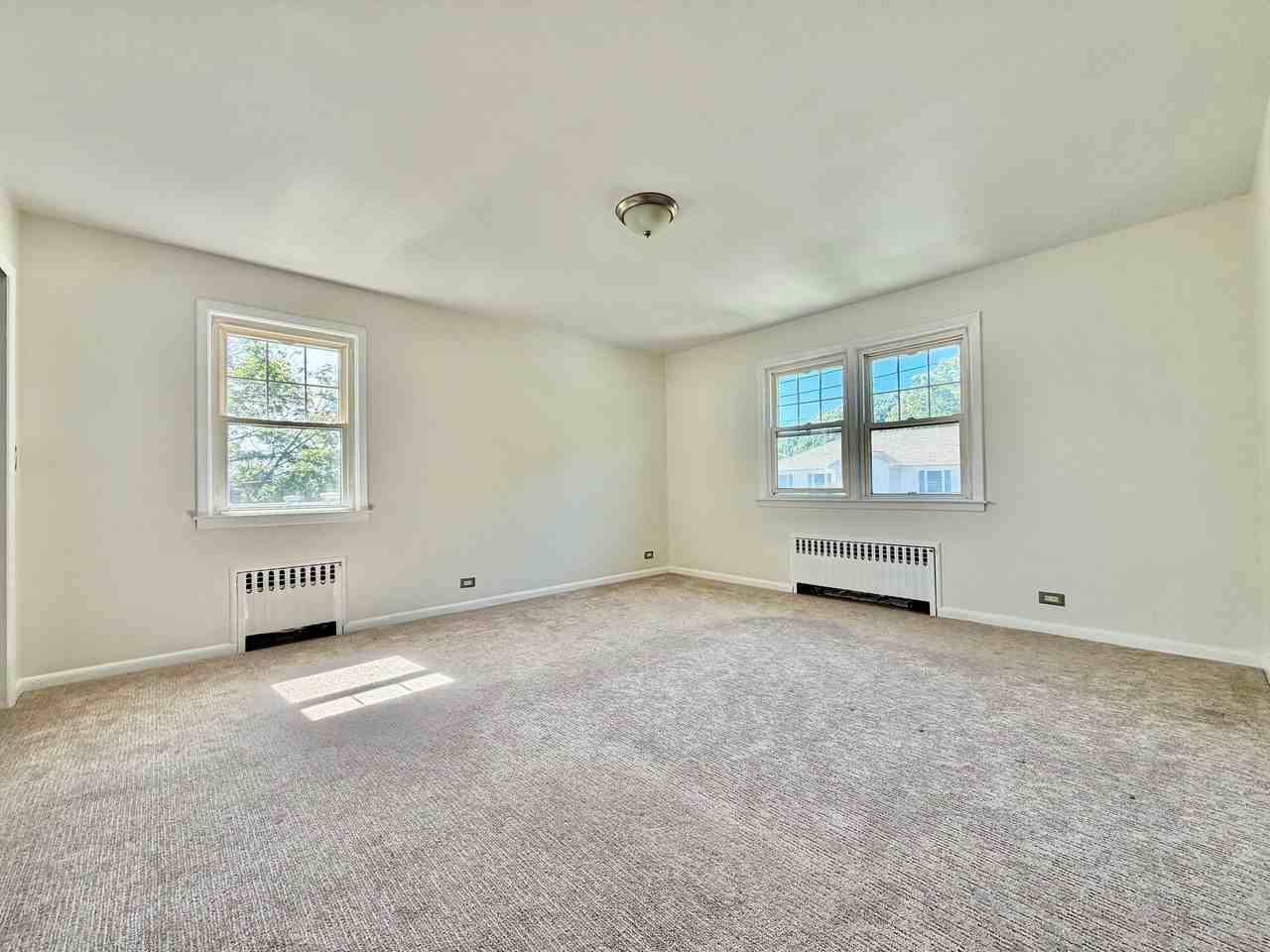 95 Northfield Ave - Photo 7 of 13