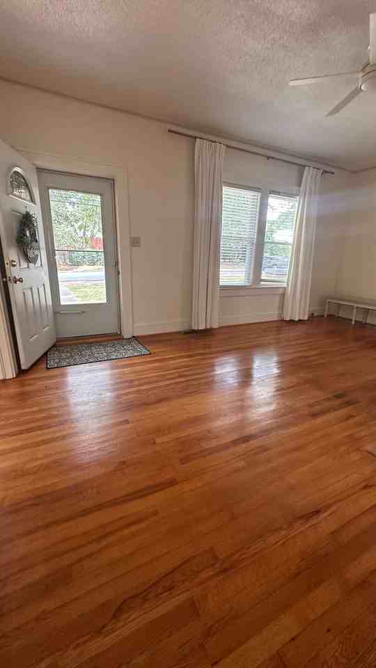 206 Laurel Ave E - Photo 2 of 26