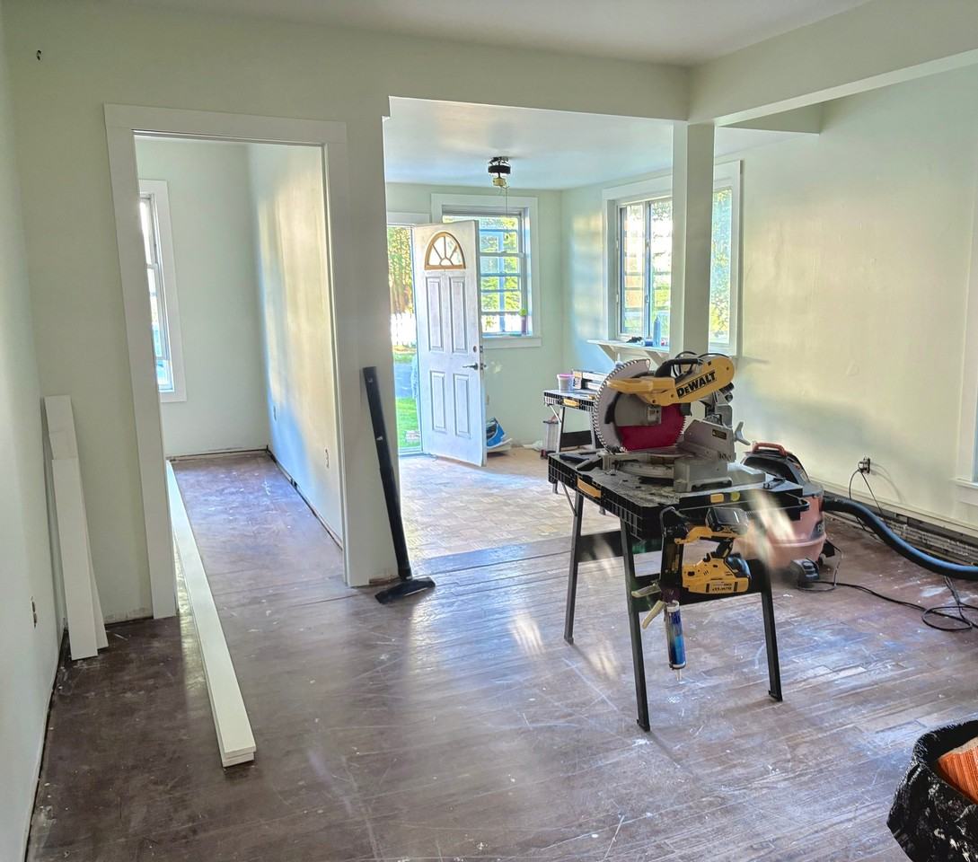 46 Crown St #1stFL - Photo 2 of 5
