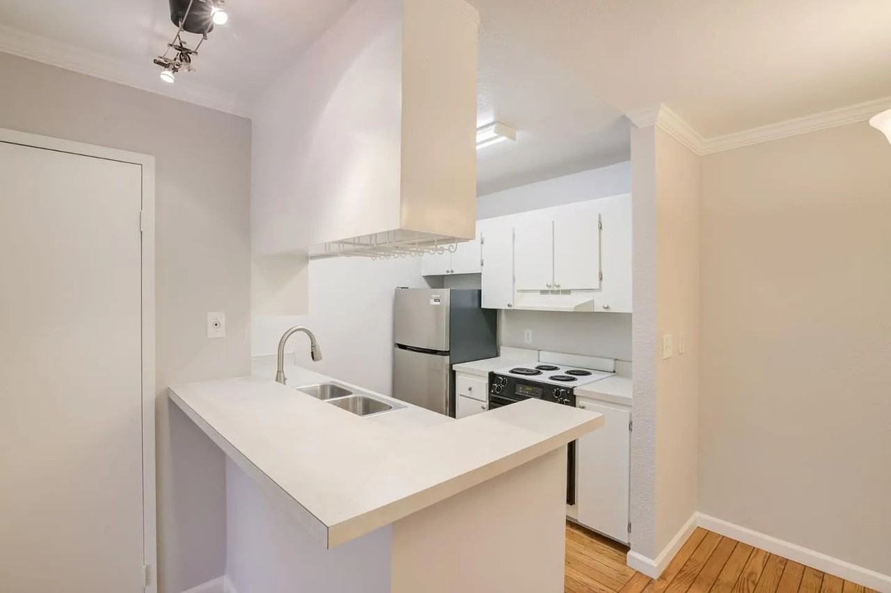 355 Half Moon Ln #2 - Photo 4 of 20