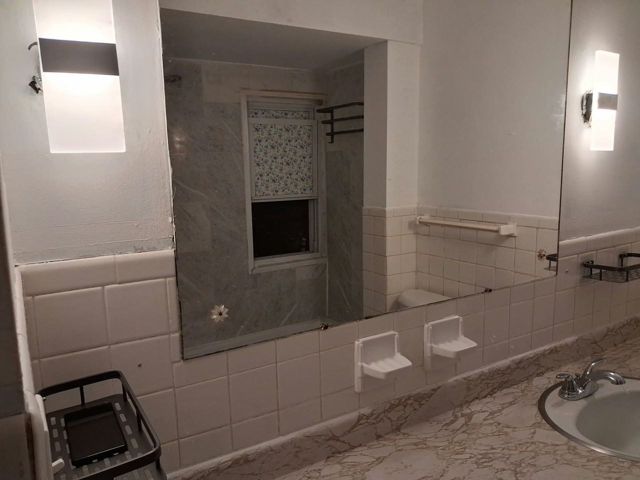 1260 W 67Th St. Rear House #2 - Photo 7 of 7