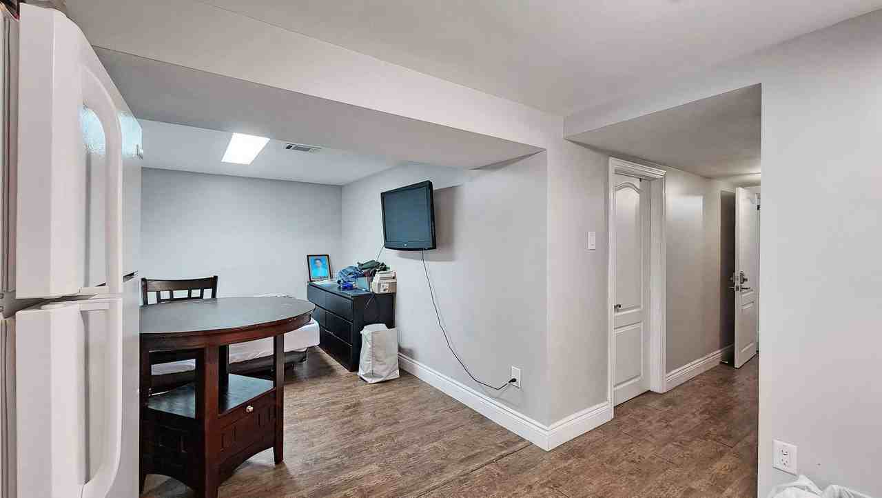 26 Glamis Ave - Photo 7 of 10