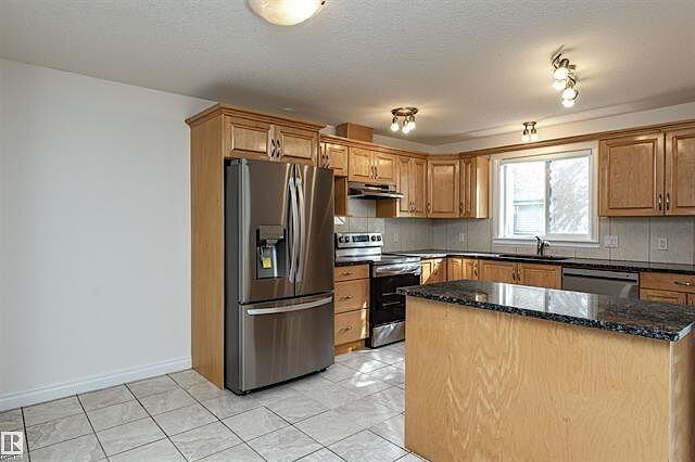 6511 109 St Nw - Photo 5 of 26