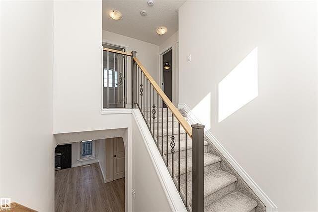 6511 109 St Nw - Photo 7 of 26