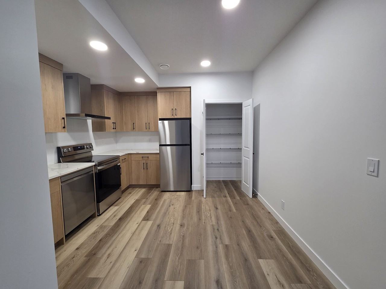 2305 Lancaster Hts Se - Photo 2 of 12