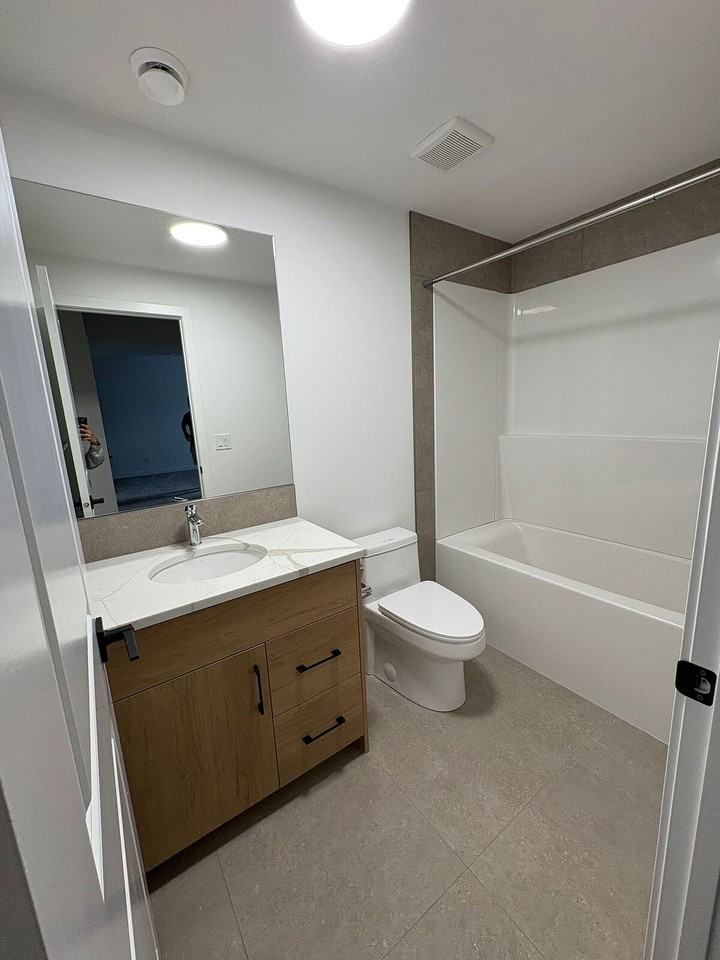2305 Lancaster Hts Se - Photo 4 of 12
