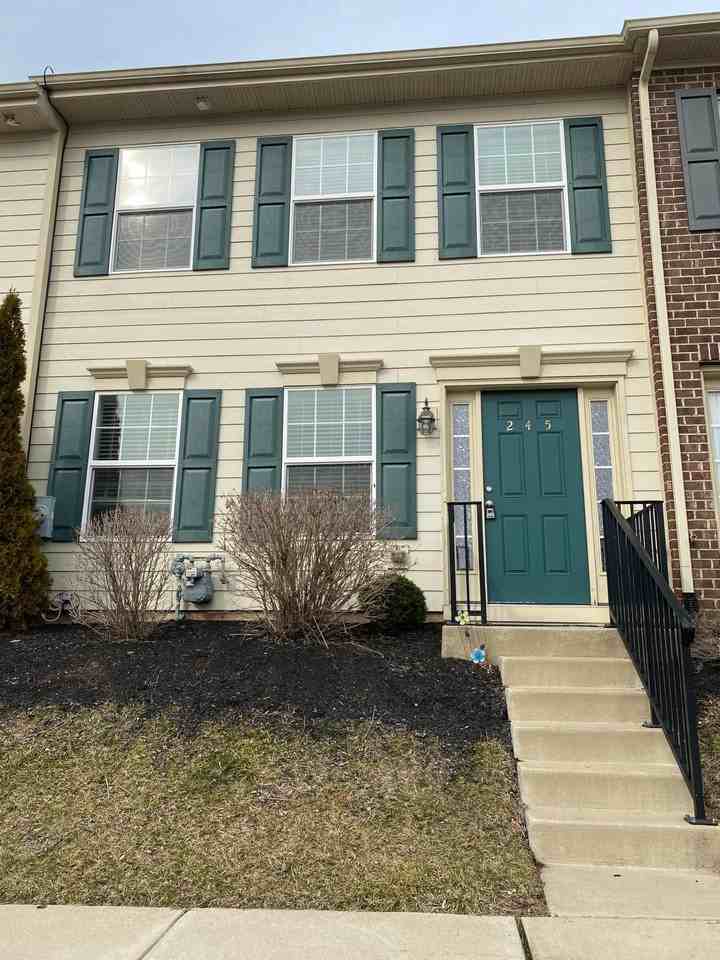 245 Peach St - Photo 2 of 13