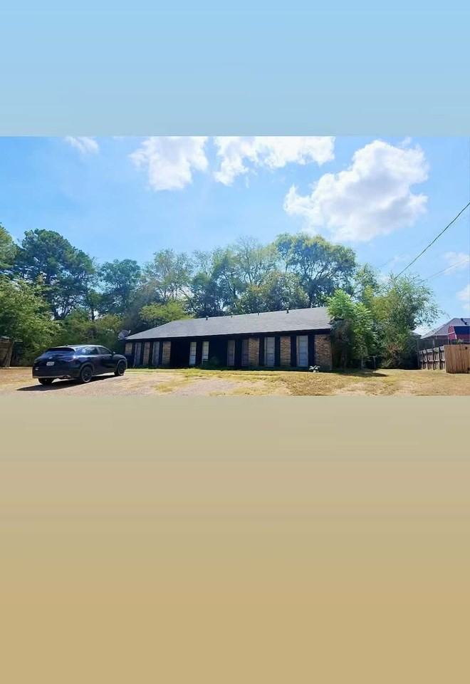 300 Blake Dr #B - Photo 2 of 2