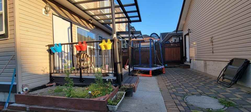 6099 148 Street - Photo 5 of 40