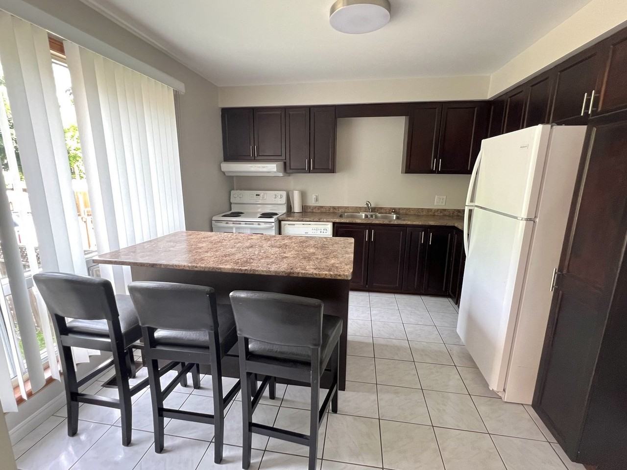 24 Market St - Photo 5 of 19