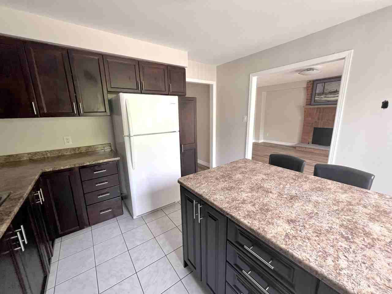 24 Market St - Photo 6 of 19