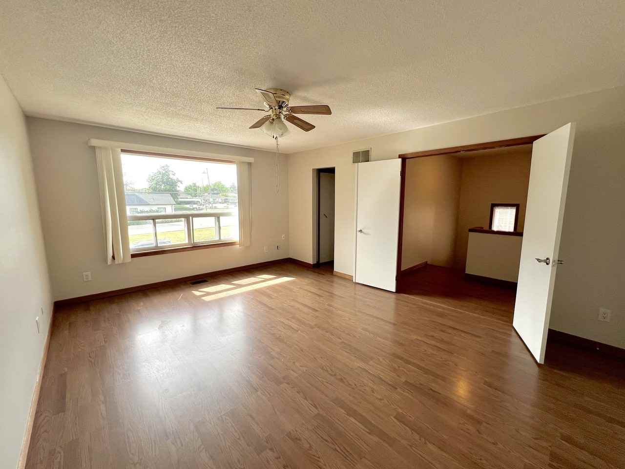 24 Market St - Photo 7 of 19