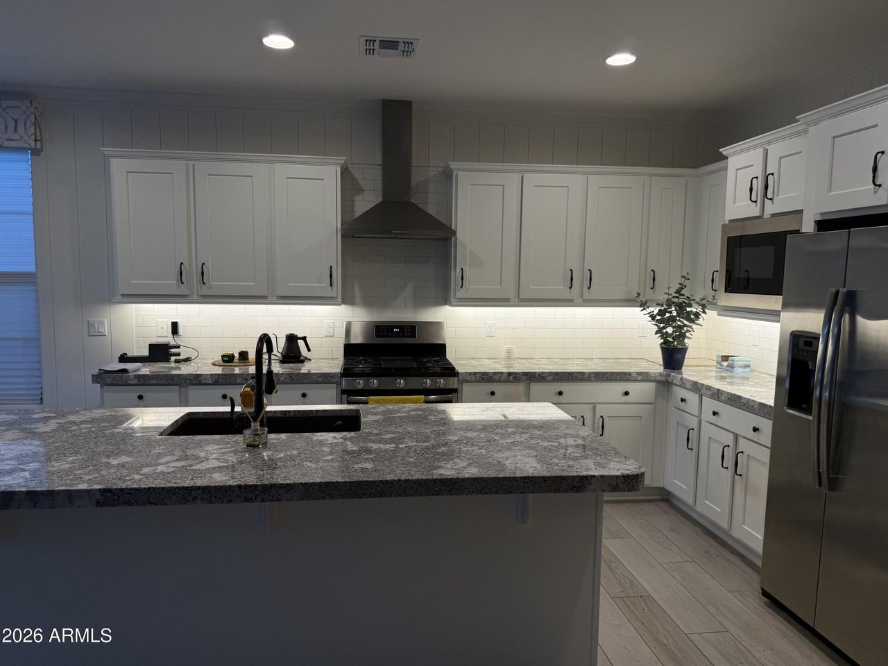 16607 S 9th St - Photo 3 of 9