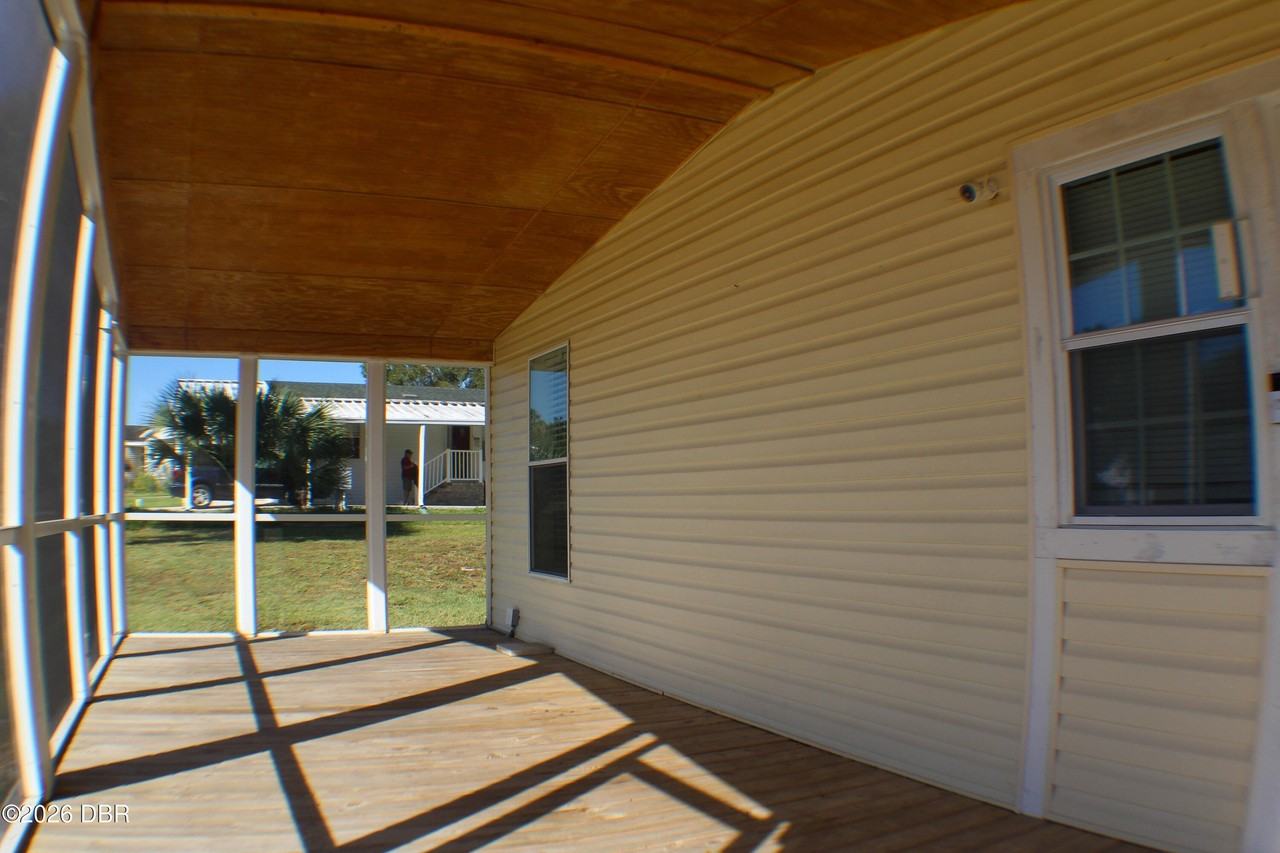 1142 Coquina Blf - Photo 4 of 16