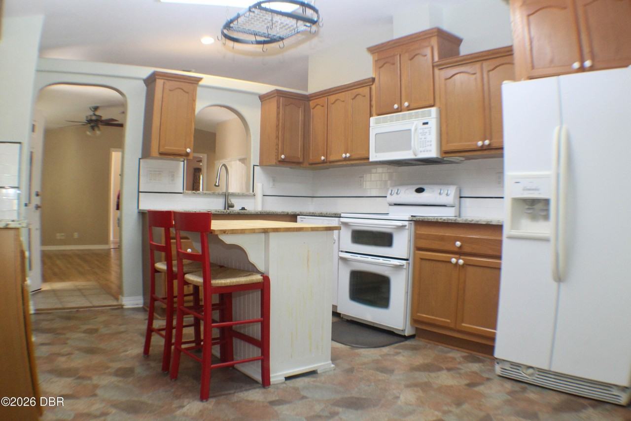 1142 Coquina Blf - Photo 5 of 16