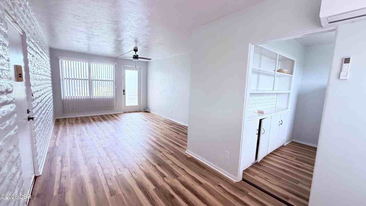637 N Oleander Ave #11 - Photo 5 of 13