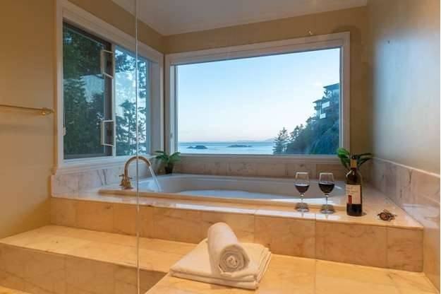 5360 Seaside Place - Photo 5 of 18