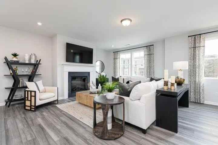 1339 Creek View Ln Nw - Photo 3 of 19