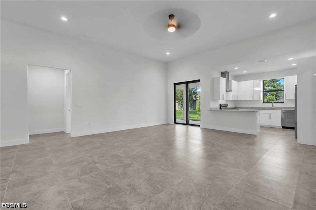 3008 Nw 41st Ave - Photo 6 of 29