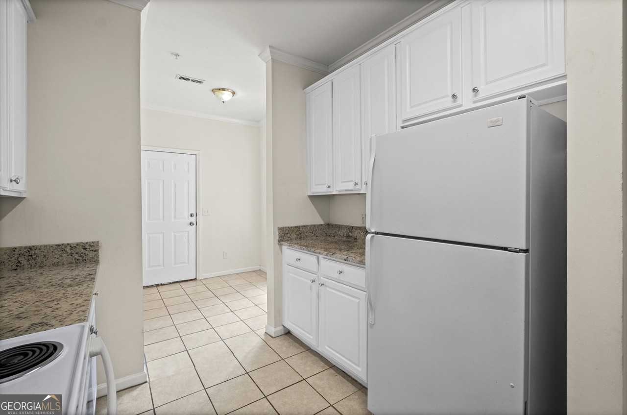 8806 Fairview Bluff Road - Photo 6 of 25