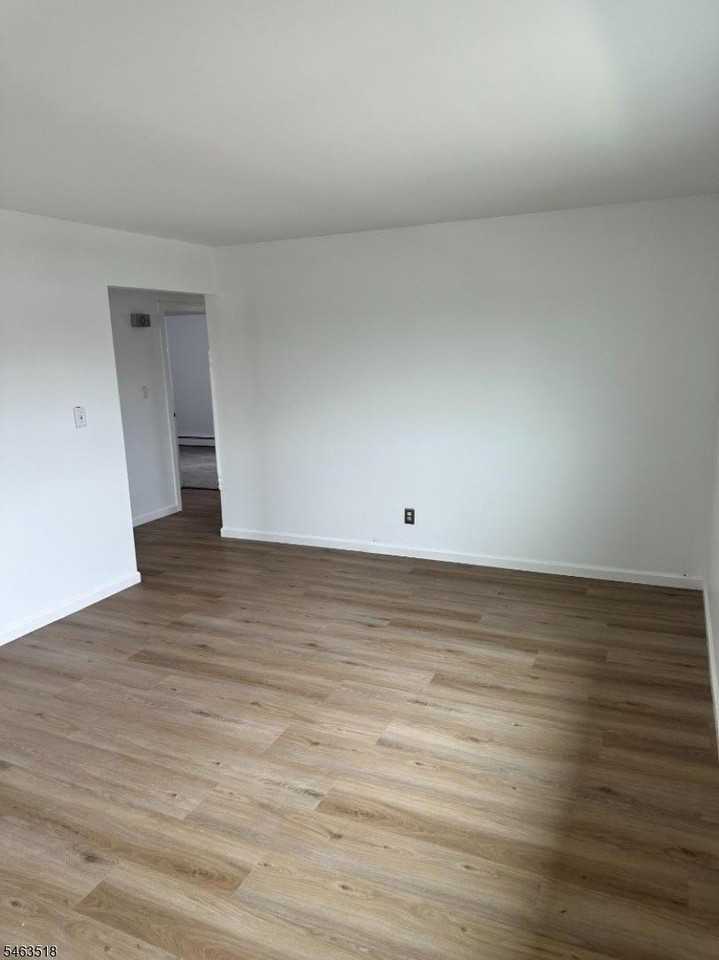 739 Lake Ave - Photo 6 of 18