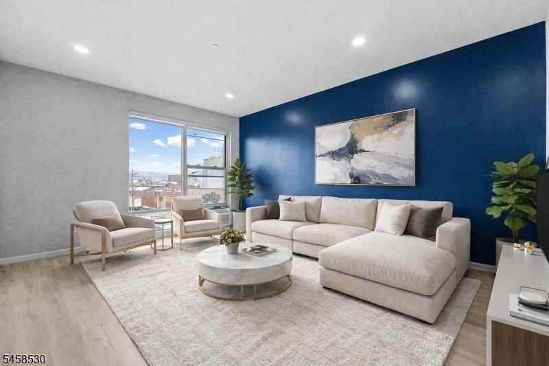208 W 7th St #2D - Photo 2 of 17