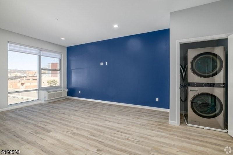 208 W 7th St #2D - Photo 3 of 17